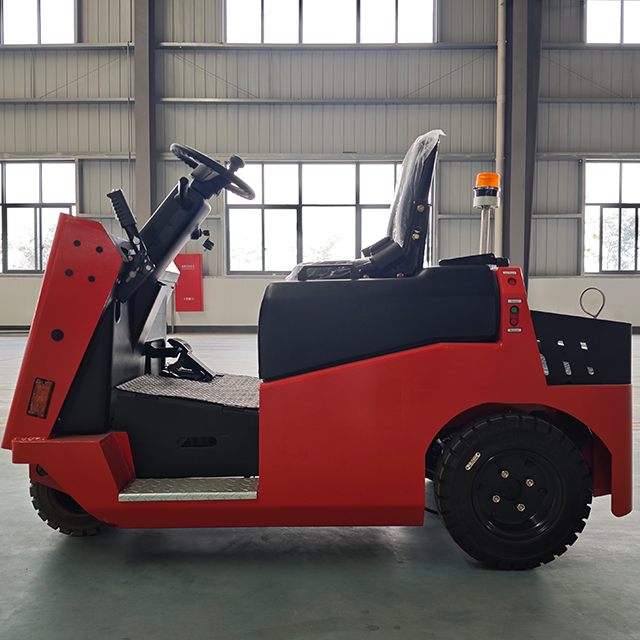 Electric Tow Tractor Truck