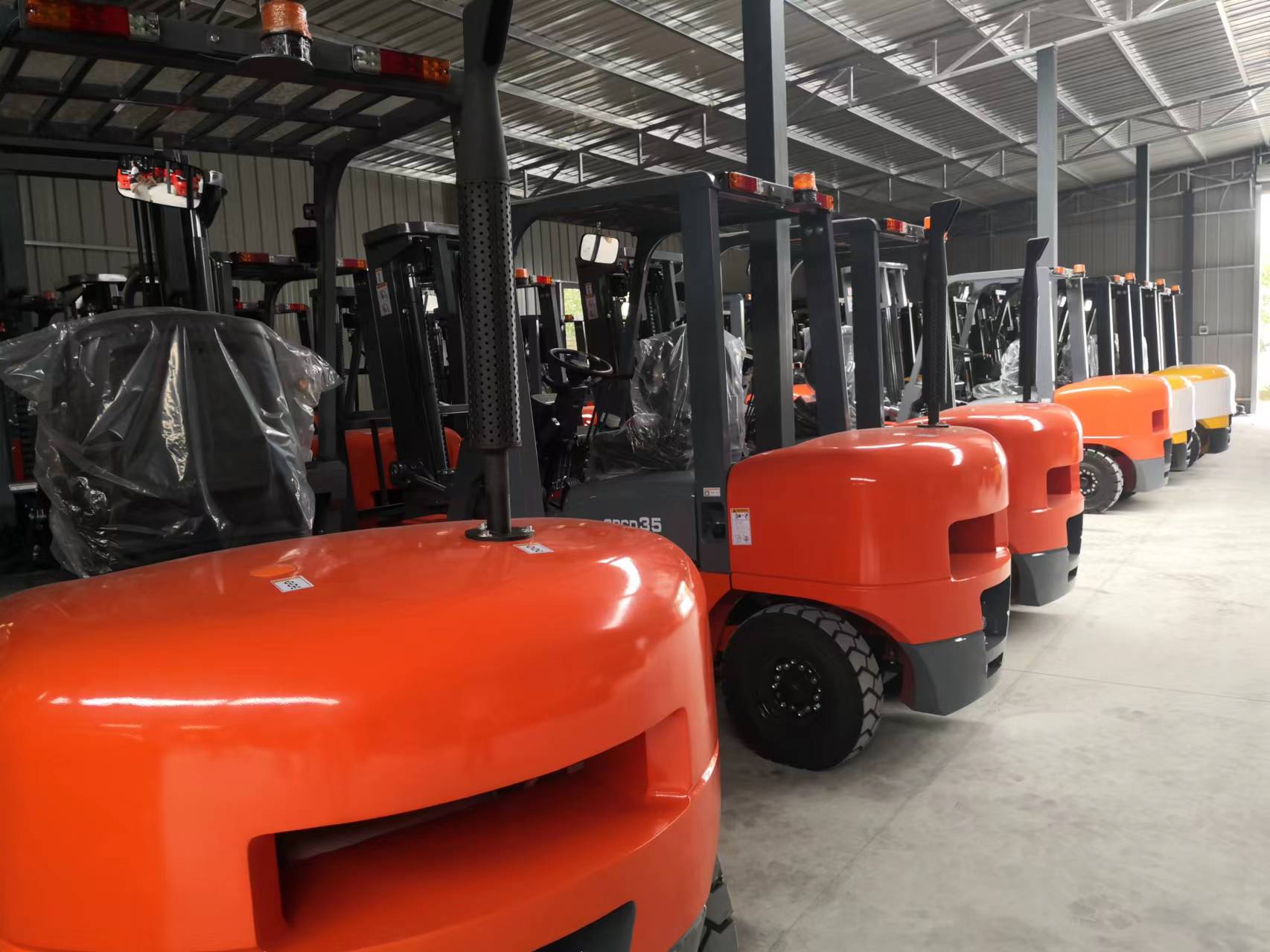 Advancing Forklift Efficiency with Lithium-Ion Battery Solutions